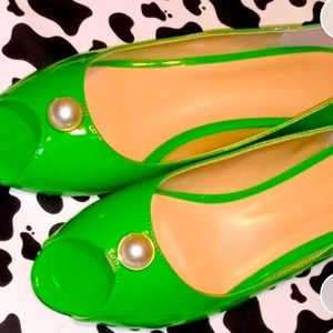 Lime green vintage peep toe chunk flats